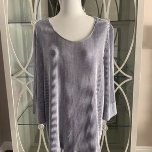 W5 stripes light blue/white tunic top size 1X